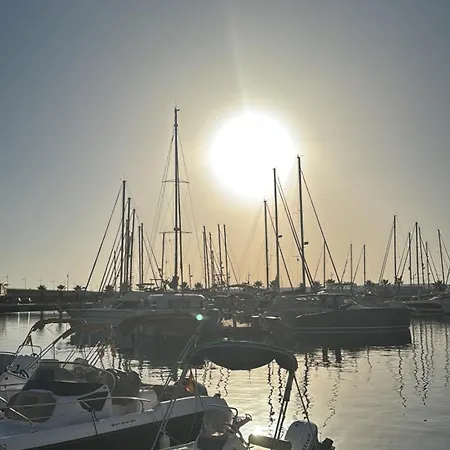 Almuden's Apartment, High-speed Free Wifi, 250m To Beach, The Center Of Торевьиа