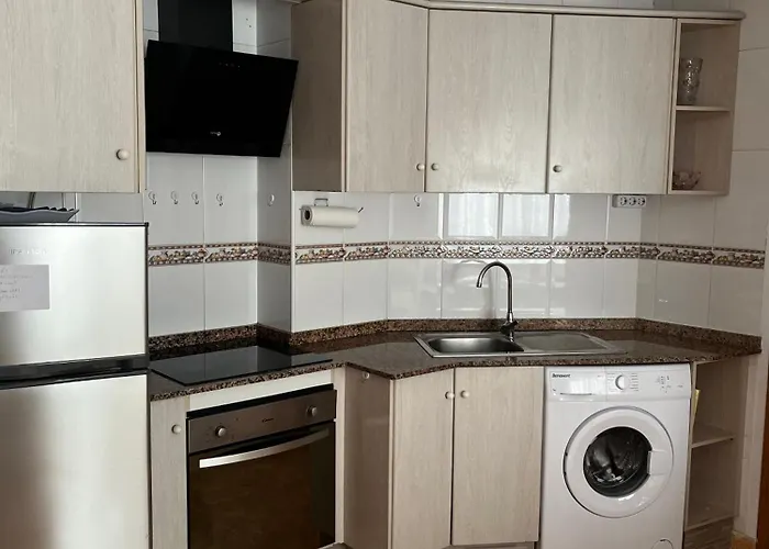 Almuden's Apartment, High-speed Free Wifi, 250m To Beach, The Center Of Torrevieja