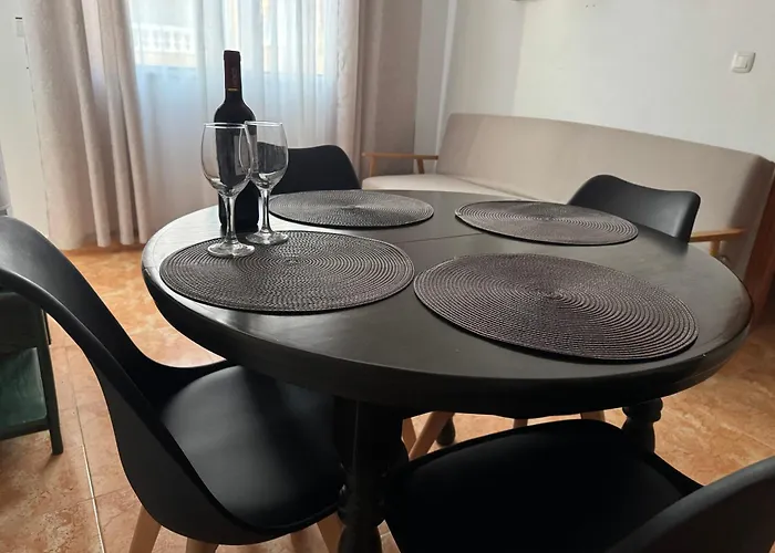 Almuden's Apartment, High-speed Free Wifi, 250m To Beach, The Center Of Apartment